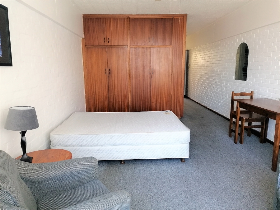 To Let 1 Bedroom Property for Rent in Humewood Eastern Cape